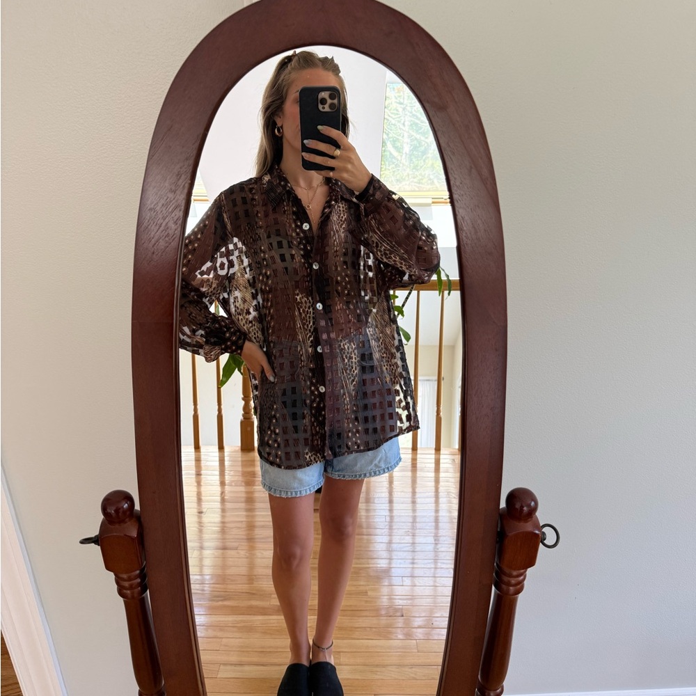 Vintage Lisa Joseph’s sheer button-up blouse! 💖